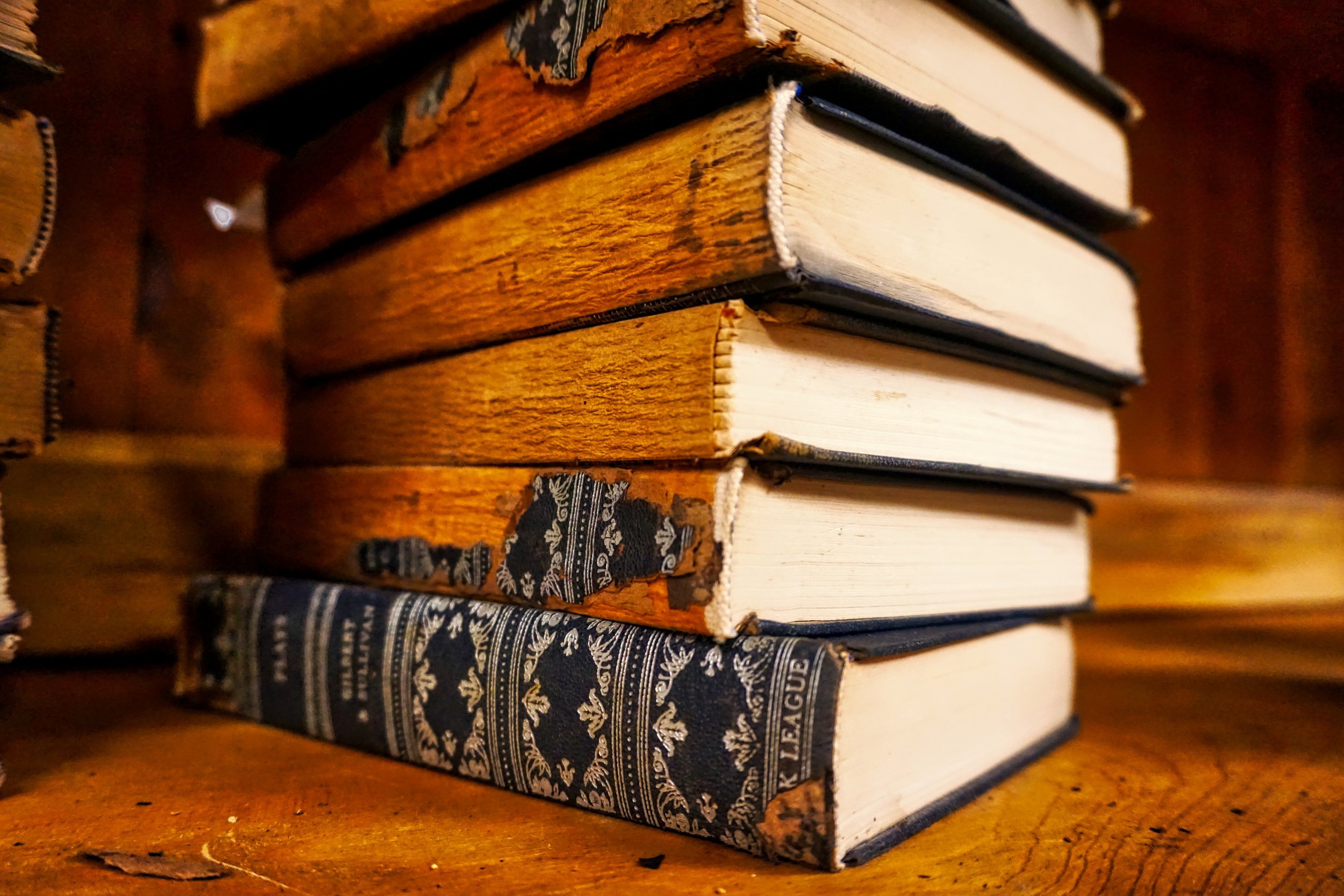 books_HDR